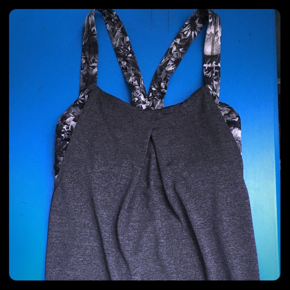 Lululemon workout top